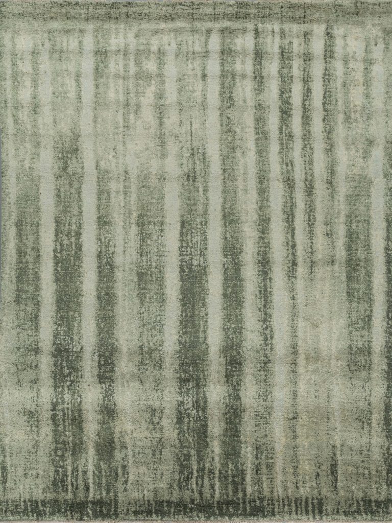 302102